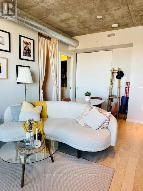 2705 - 170 Bayview Avenue, Toronto, Ontario  M5A 0M4 - Photo 3 - C12691548