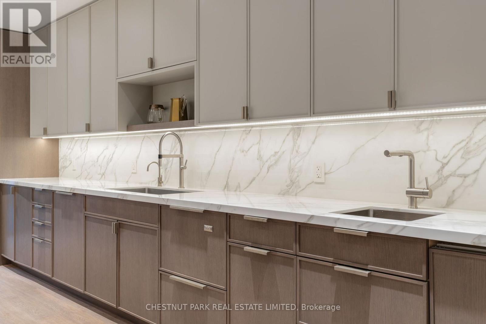 84 Oriole Road, Toronto, Ontario  M4V 2G1 - Photo 19 - C12691640