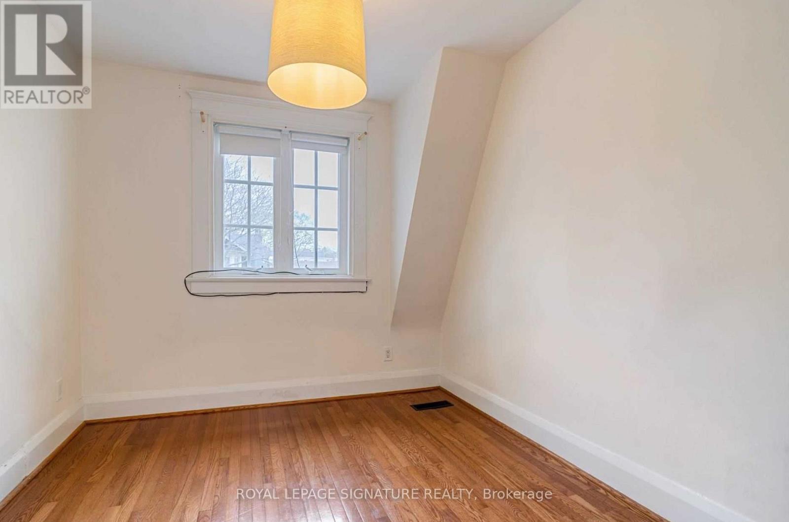 62 Kingsmount Park Road, Toronto, Ontario  M4L 3L4 - Photo 10 - E12691666