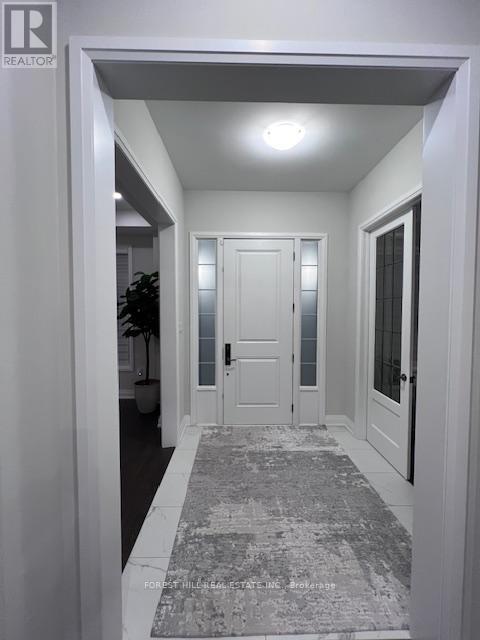 171 Timberline Trail, Aurora, Ontario  L4G 5Z6 - Photo 2 - N12691516