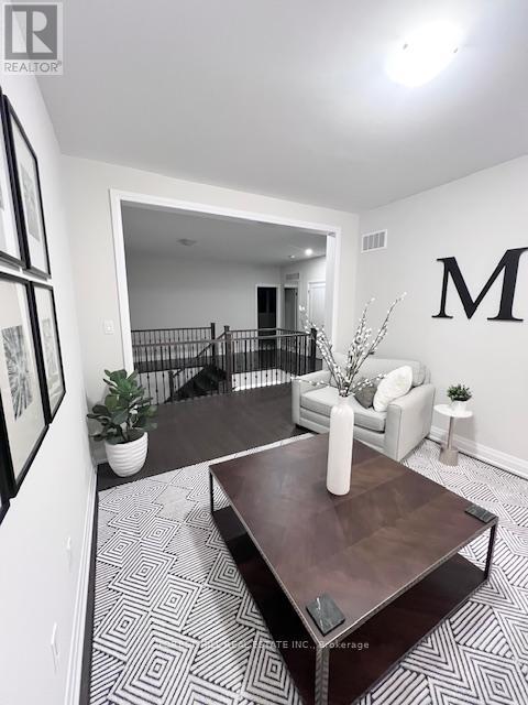 171 Timberline Trail, Aurora, Ontario  L4G 5Z6 - Photo 9 - N12691516