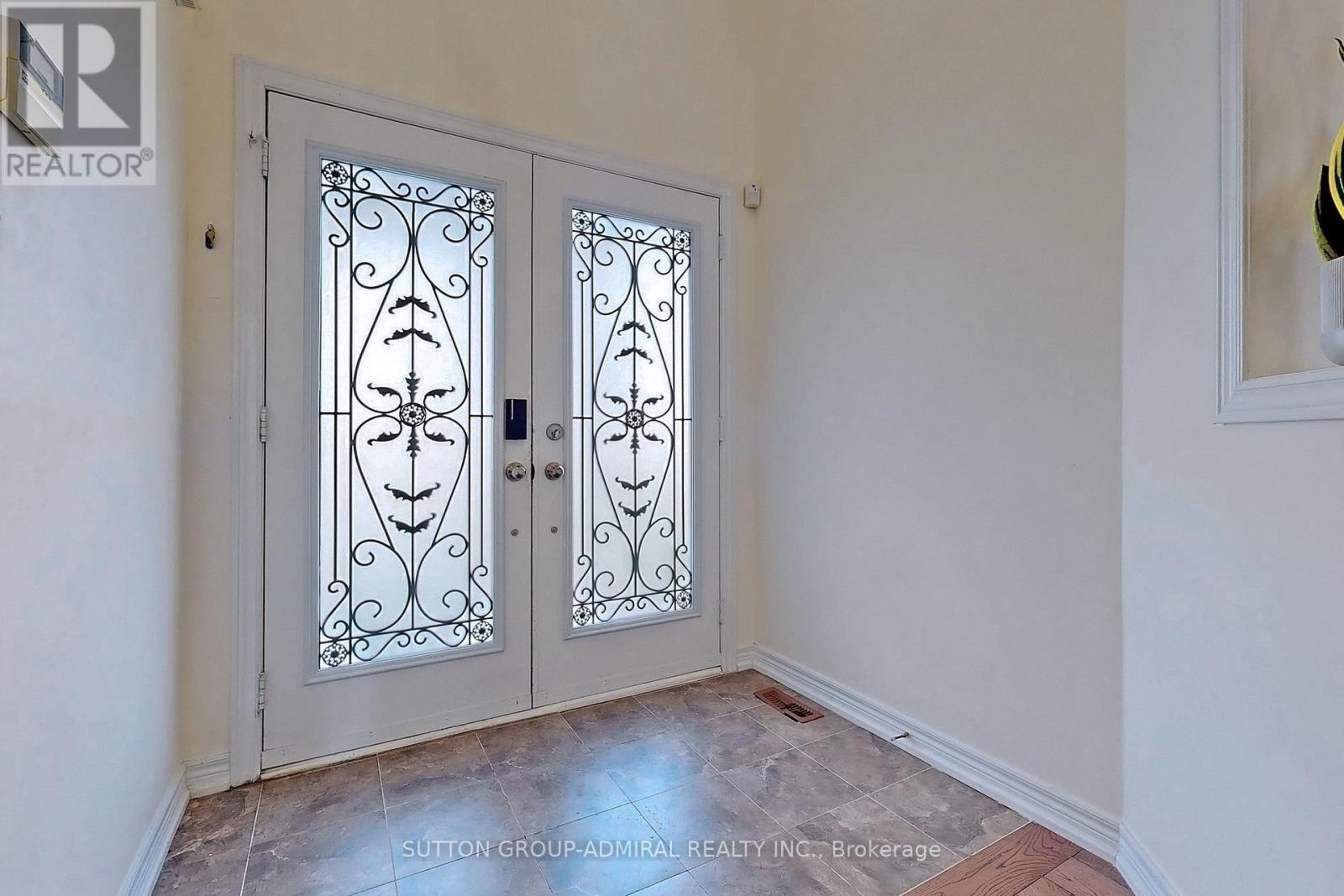 183 Ravineview Drive, Vaughan, Ontario  L6A 3T2 - Photo 2 - N12691528