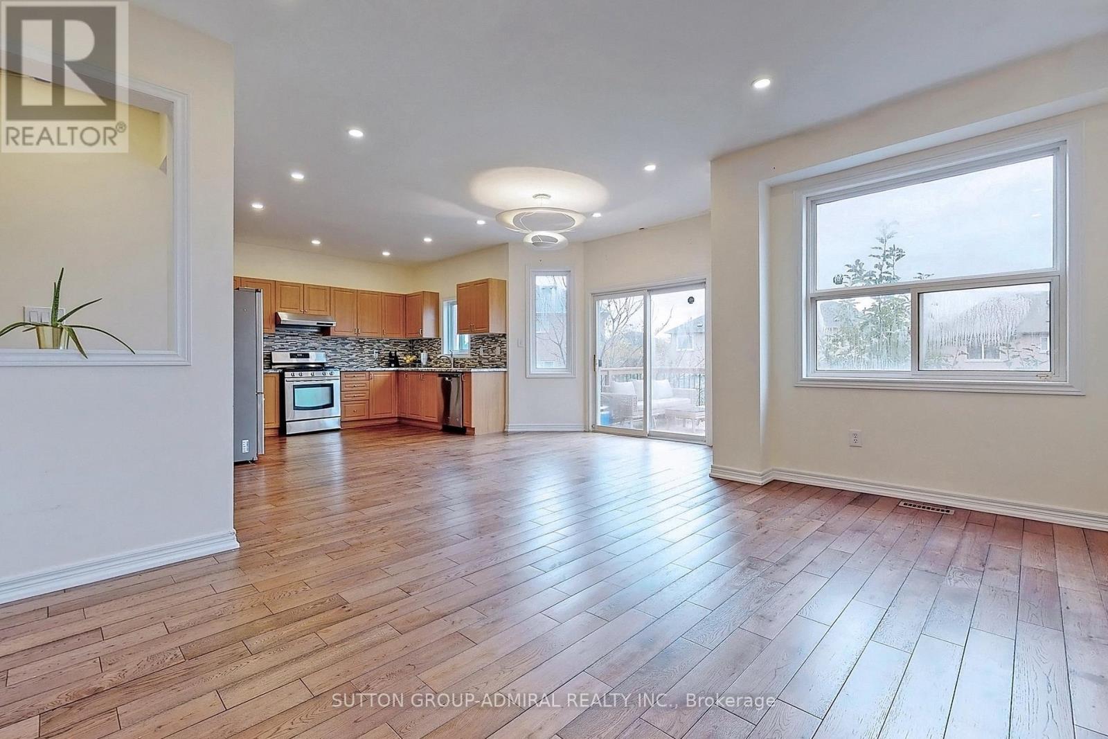 183 Ravineview Drive, Vaughan, Ontario  L6A 3T2 - Photo 6 - N12691528