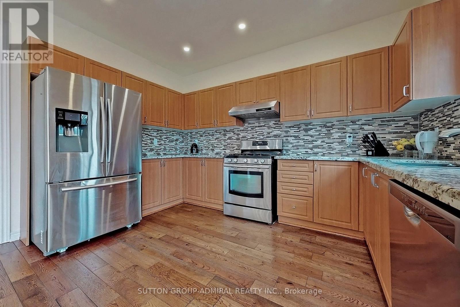 183 Ravineview Drive, Vaughan, Ontario  L6A 3T2 - Photo 8 - N12691528