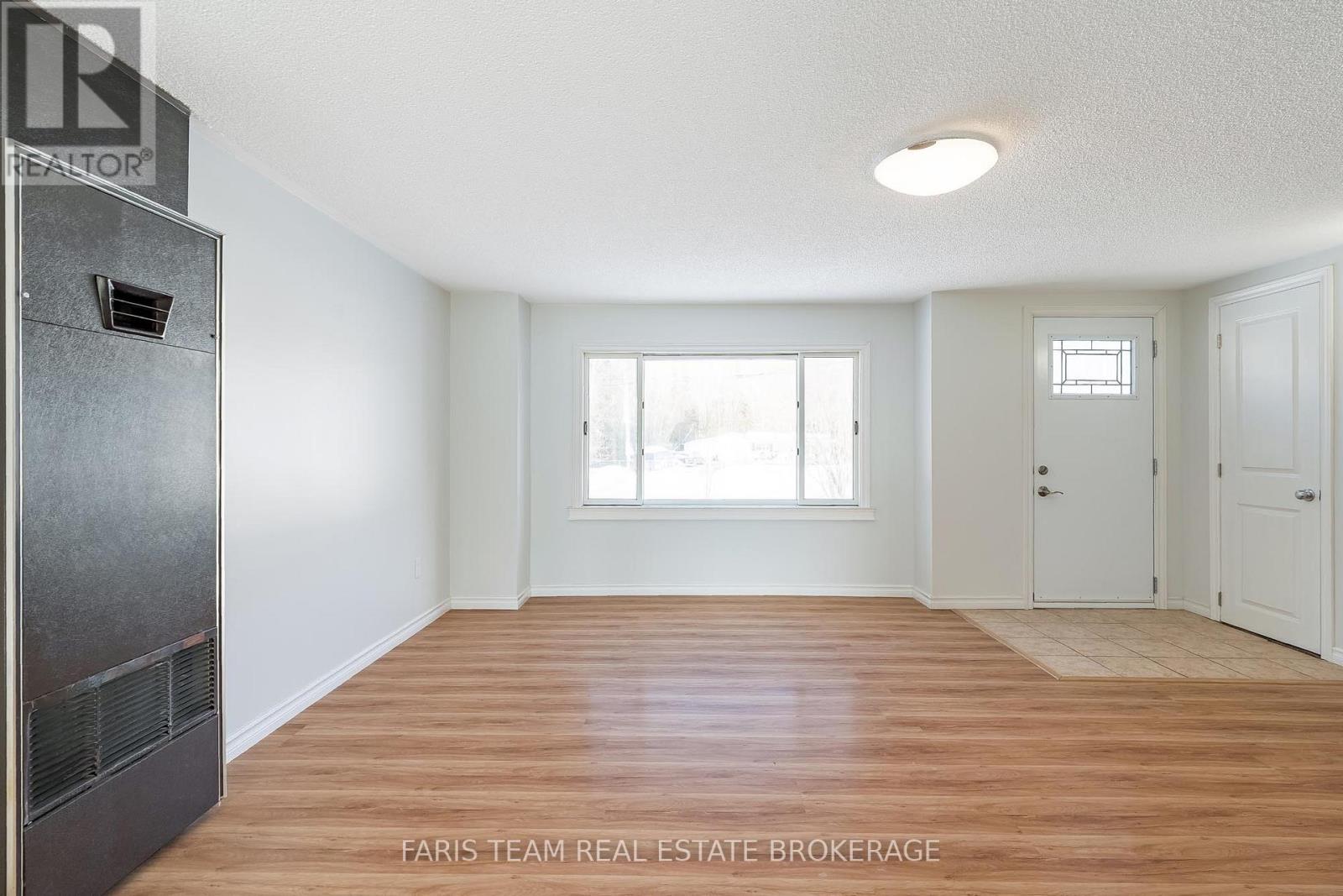 25 Ayling Reid Court, Wasaga Beach, Ontario  L9Z 2G5 - Photo 13 - S12691604