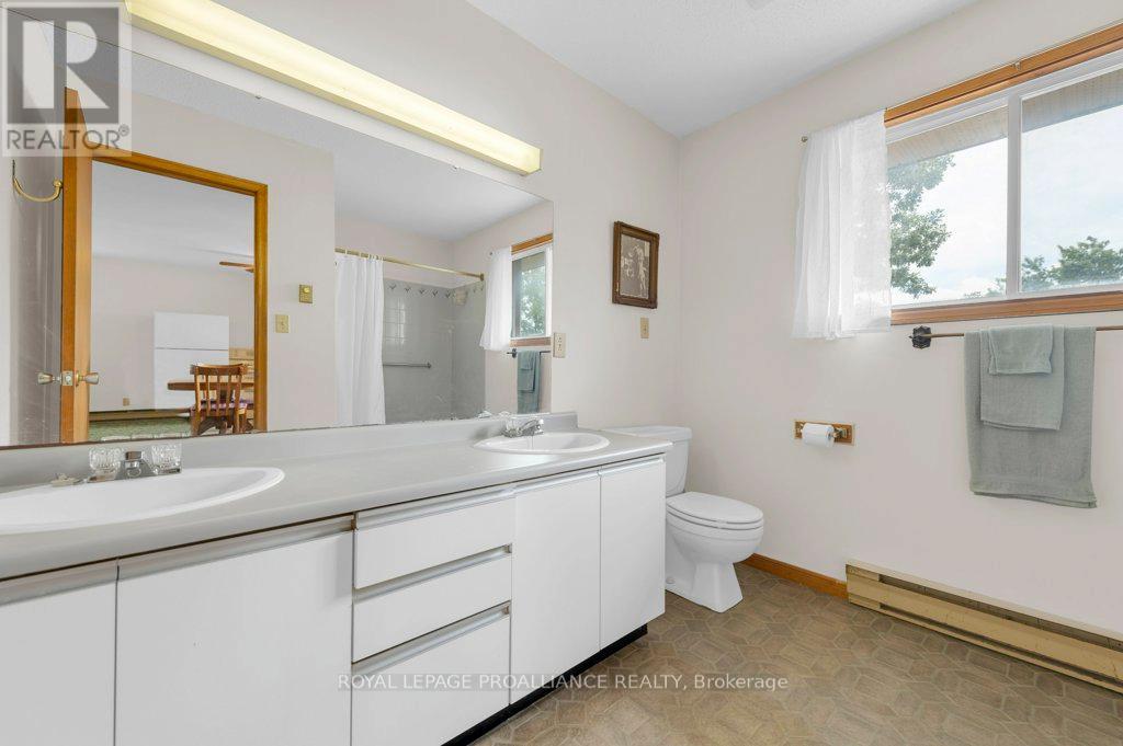 255 Huffman Road, Quinte West (Murray Ward), Ontario  K0K 2C0 - Photo 22 - X12504888