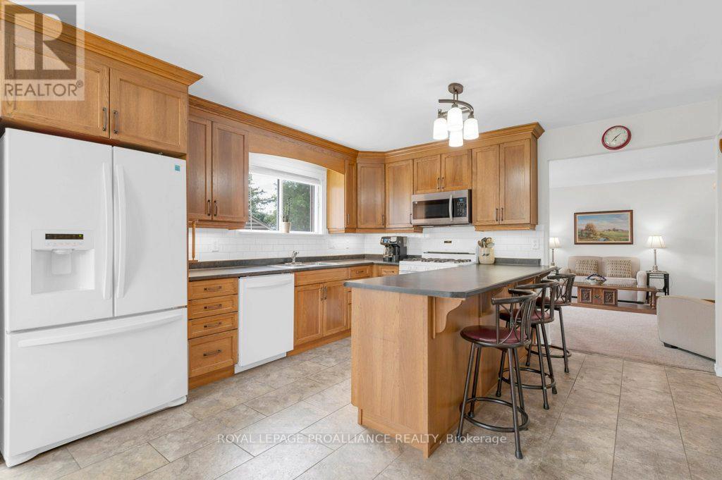 255 Huffman Road, Quinte West (Murray Ward), Ontario  K0K 2C0 - Photo 8 - X12504888