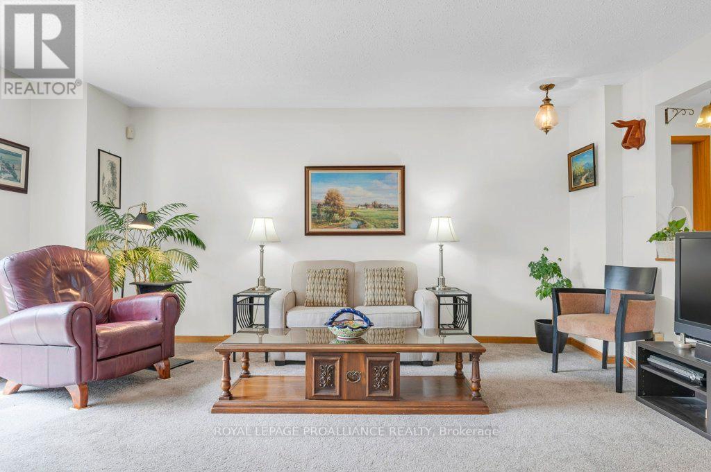 255 Huffman Road, Quinte West (Murray Ward), Ontario  K0K 2C0 - Photo 5 - X12504888