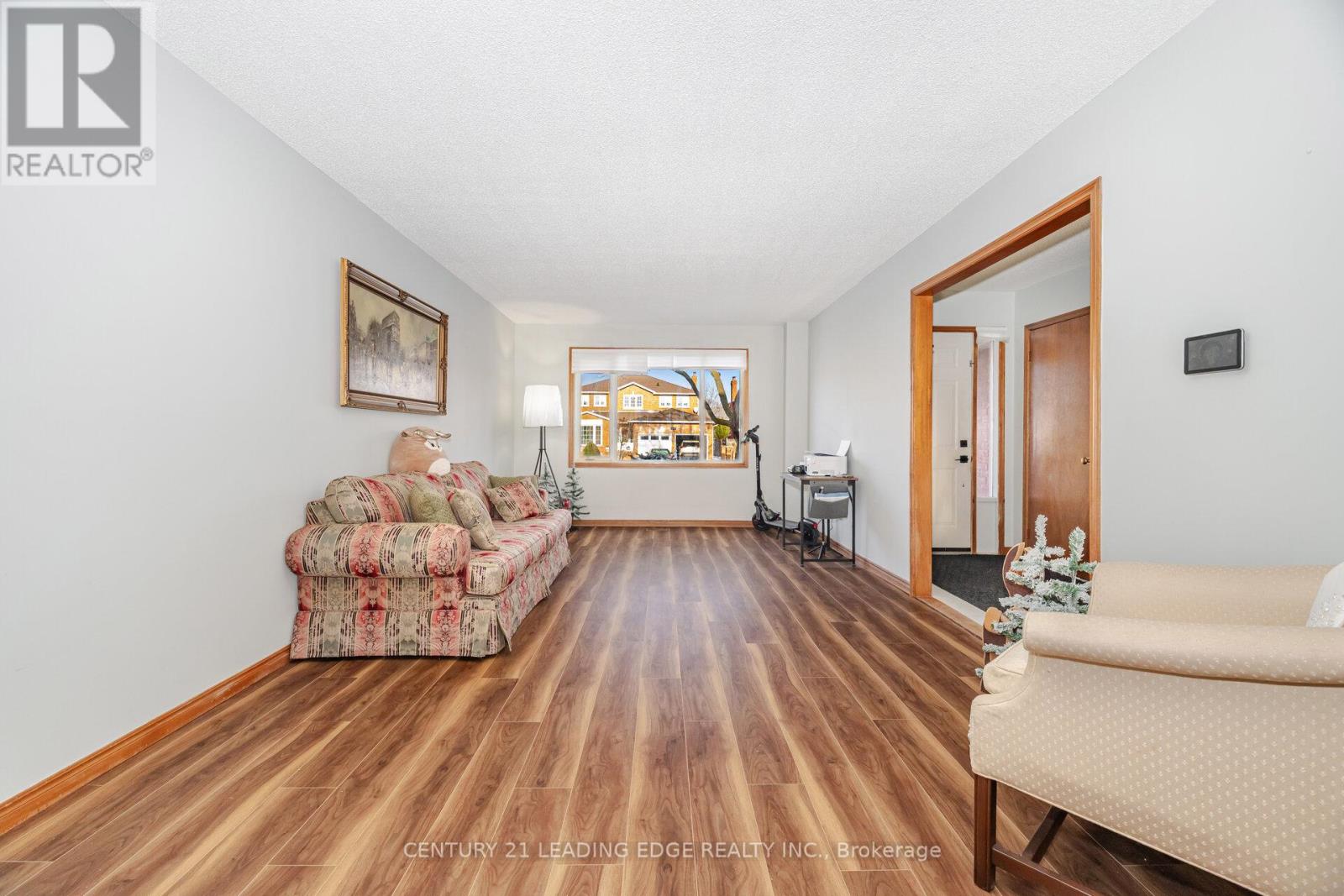 260 Old Orchard Circle, Oakville, Ontario  L6H 4N7 - Photo 5 - W12610350