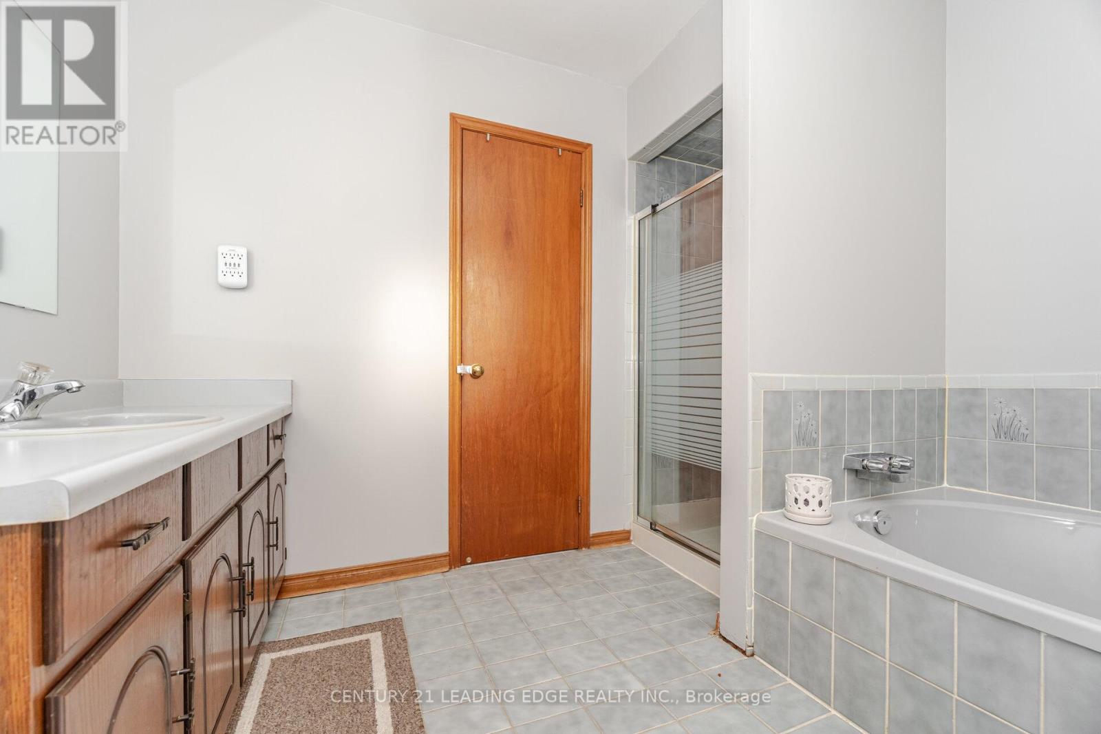 260 Old Orchard Circle, Oakville, Ontario  L6H 4N7 - Photo 22 - W12610350