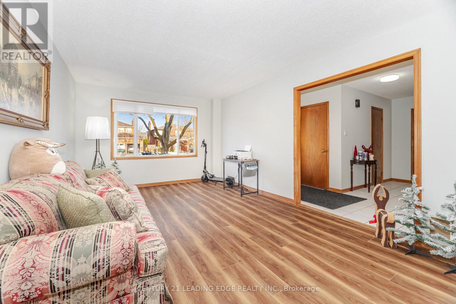 260 Old Orchard Circle, Oakville, Ontario  L6H 4N7 - Photo 4 - W12610350