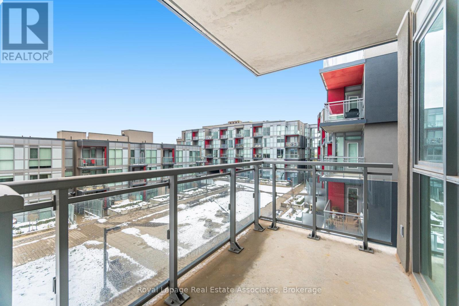 B401 - 5240 Dundas Street, Burlington, Ontario  L7L 0J6 - Photo 8 - W12691420