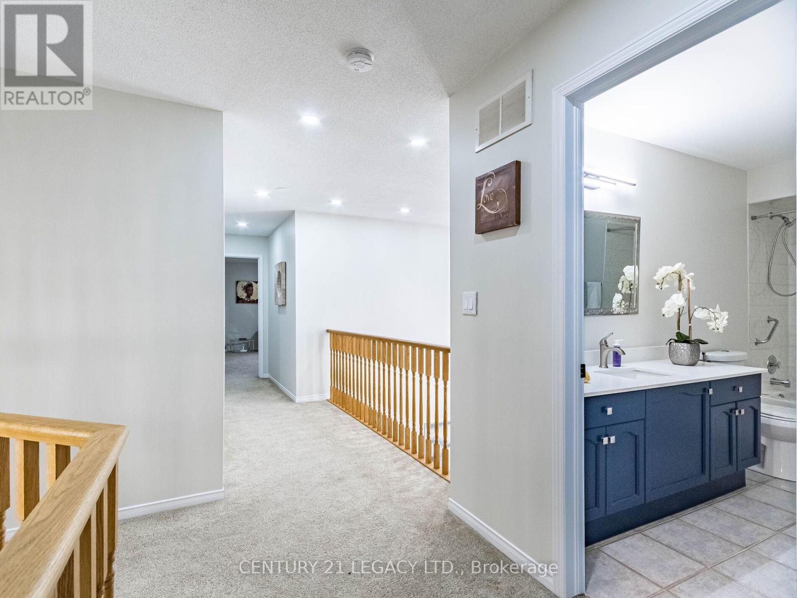 4110 Forest Run Avenue, Burlington, Ontario  L7M 4L7 - Photo 25 - W12691436