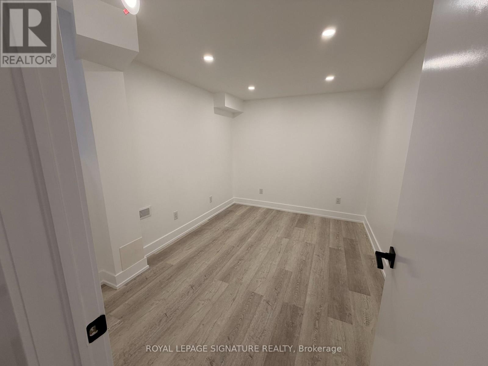 Bsmt - 2129 Glenfield Road, Oakville, Ontario  L6M 3S4 - Photo 10 - W12691444