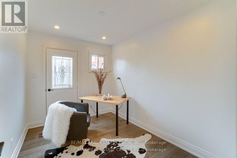 550 Meadows Boulevard, Mississauga, Ontario  L4Z 1G6 - Photo 9 - W12691448