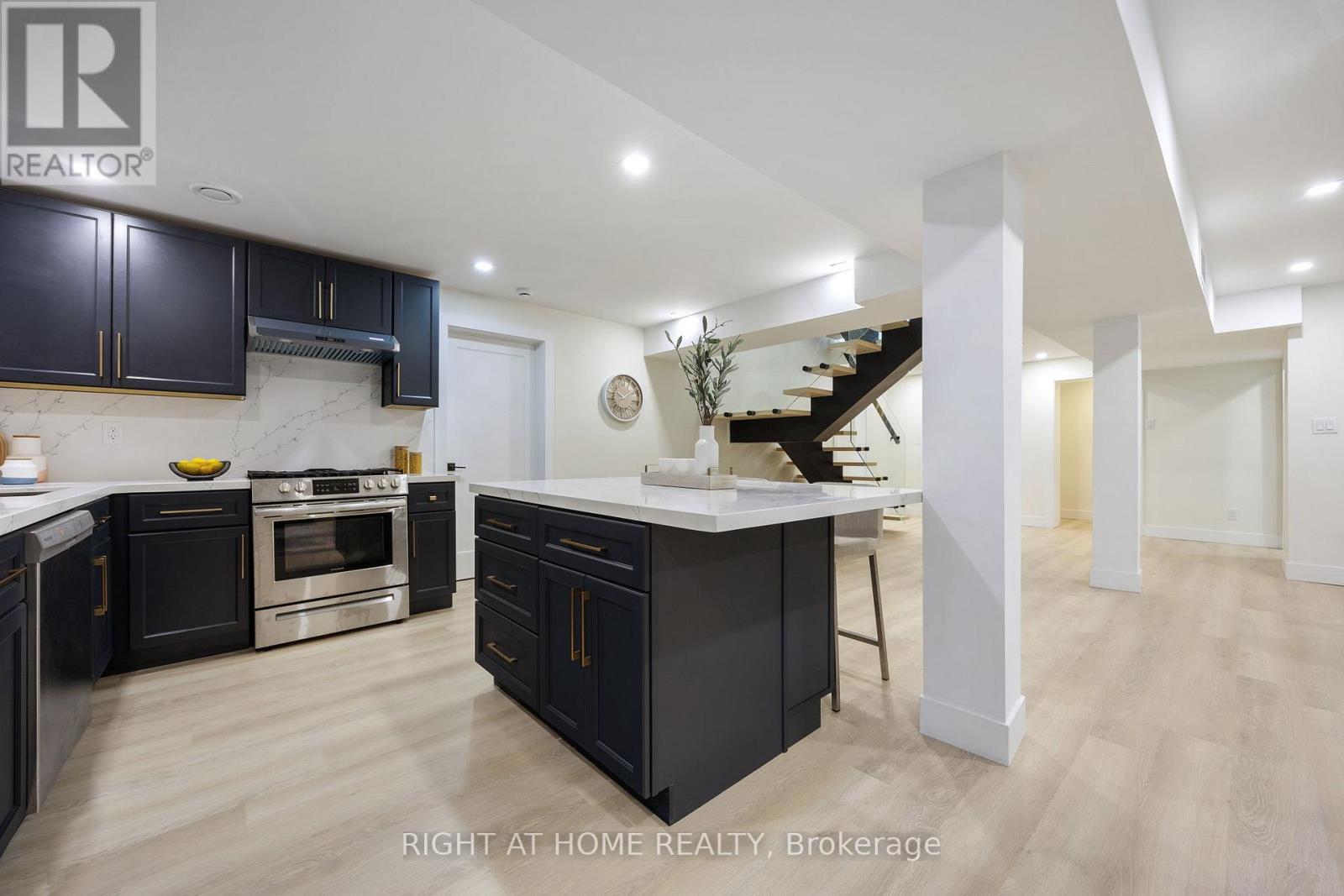 3049 Golden Orchard Drive, Mississauga, Ontario  L4X 2V1 - Photo 39 - W12691494