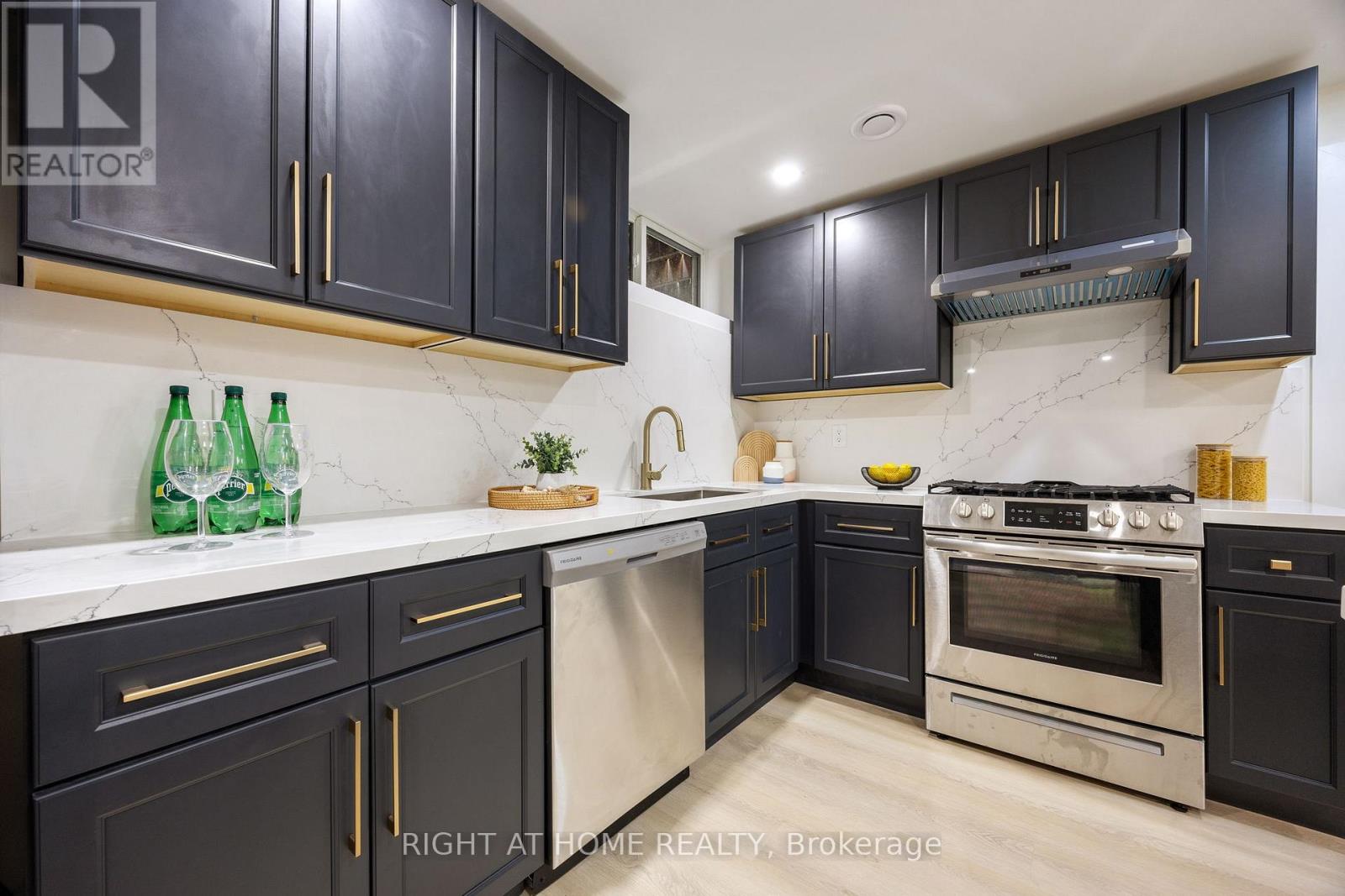 3049 Golden Orchard Drive, Mississauga, Ontario  L4X 2V1 - Photo 40 - W12691494