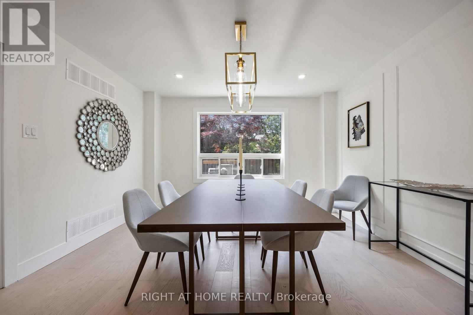 3049 Golden Orchard Drive, Mississauga, Ontario  L4X 2V1 - Photo 9 - W12691494