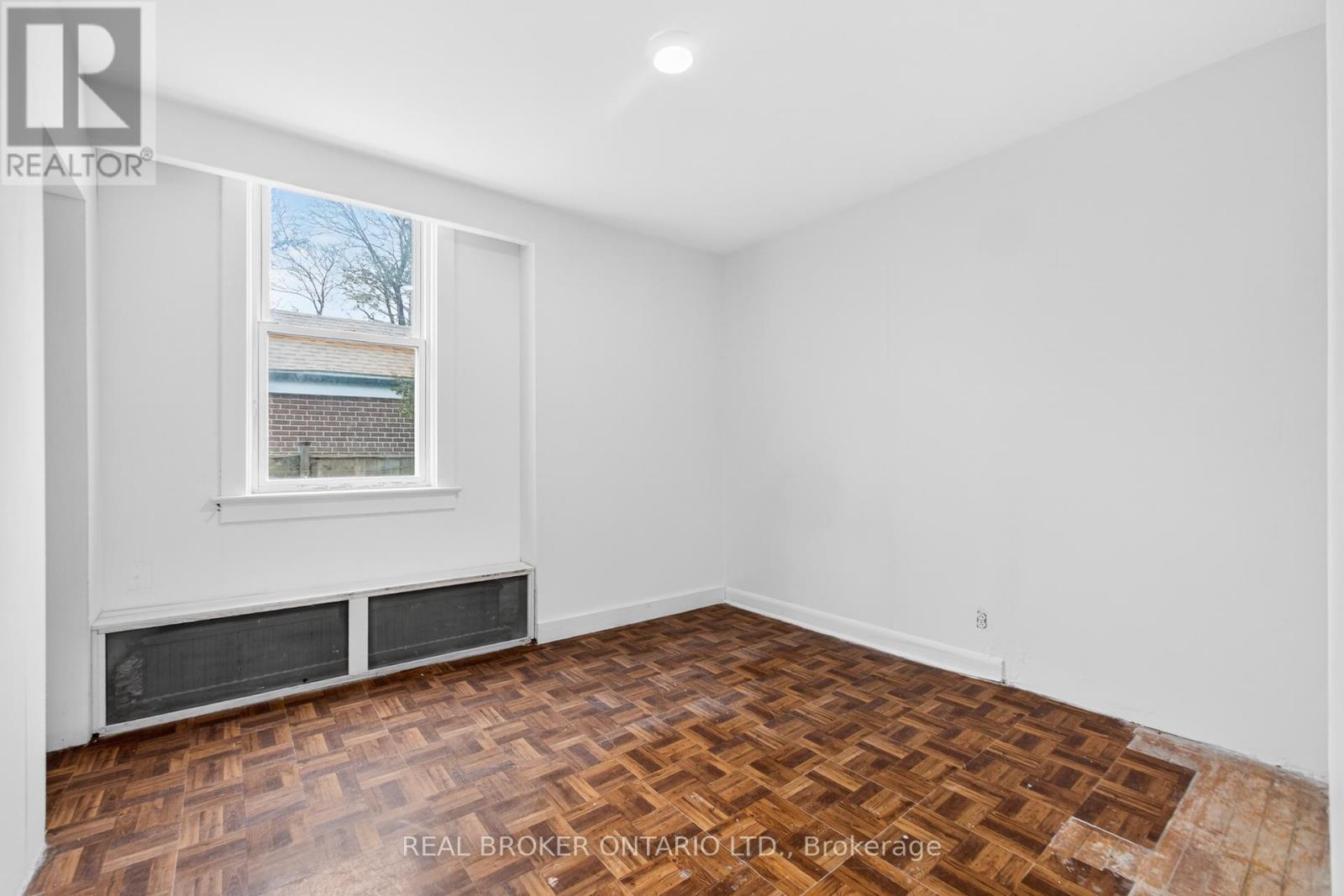 2585 Lakeshore Boulevard W, Toronto (Mimico), Ontario  M8V 1G3 - Photo 17 - W12691506