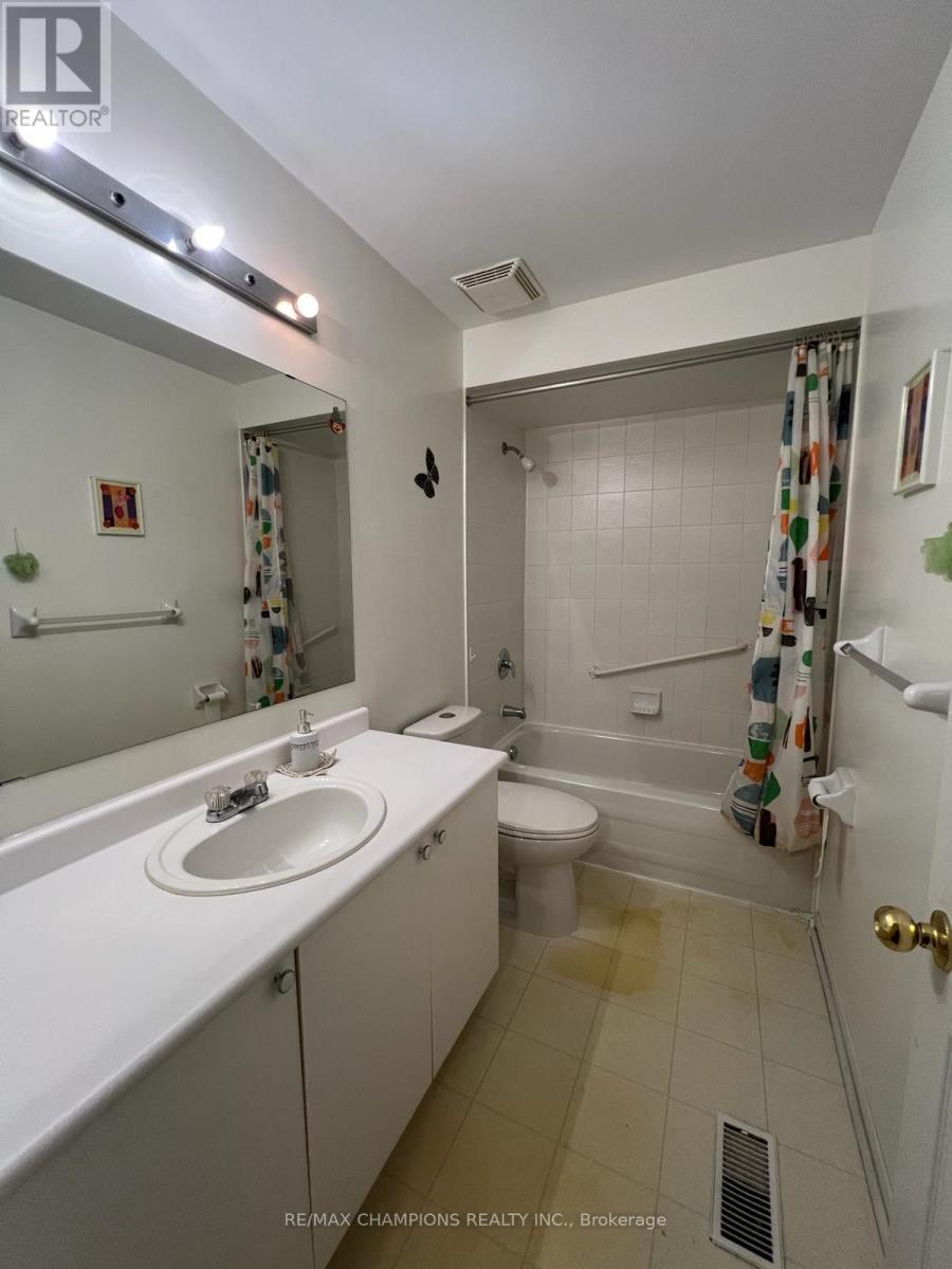 55 - 5255 Guildwood Way, Mississauga (Hurontario), Ontario  L5R 4A8 - Photo 23 - W12691514