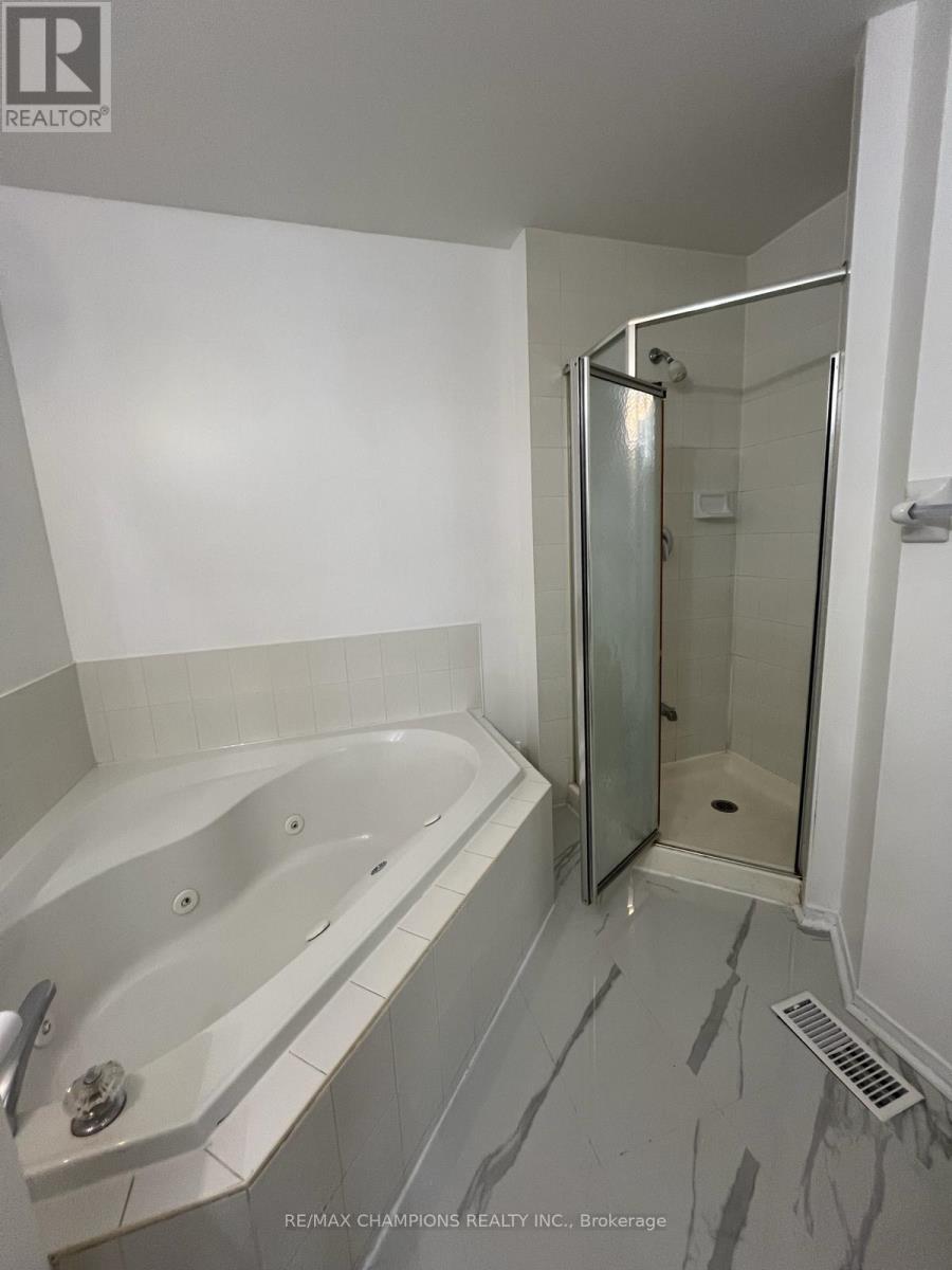 55 - 5255 Guildwood Way, Mississauga (Hurontario), Ontario  L5R 4A8 - Photo 26 - W12691514