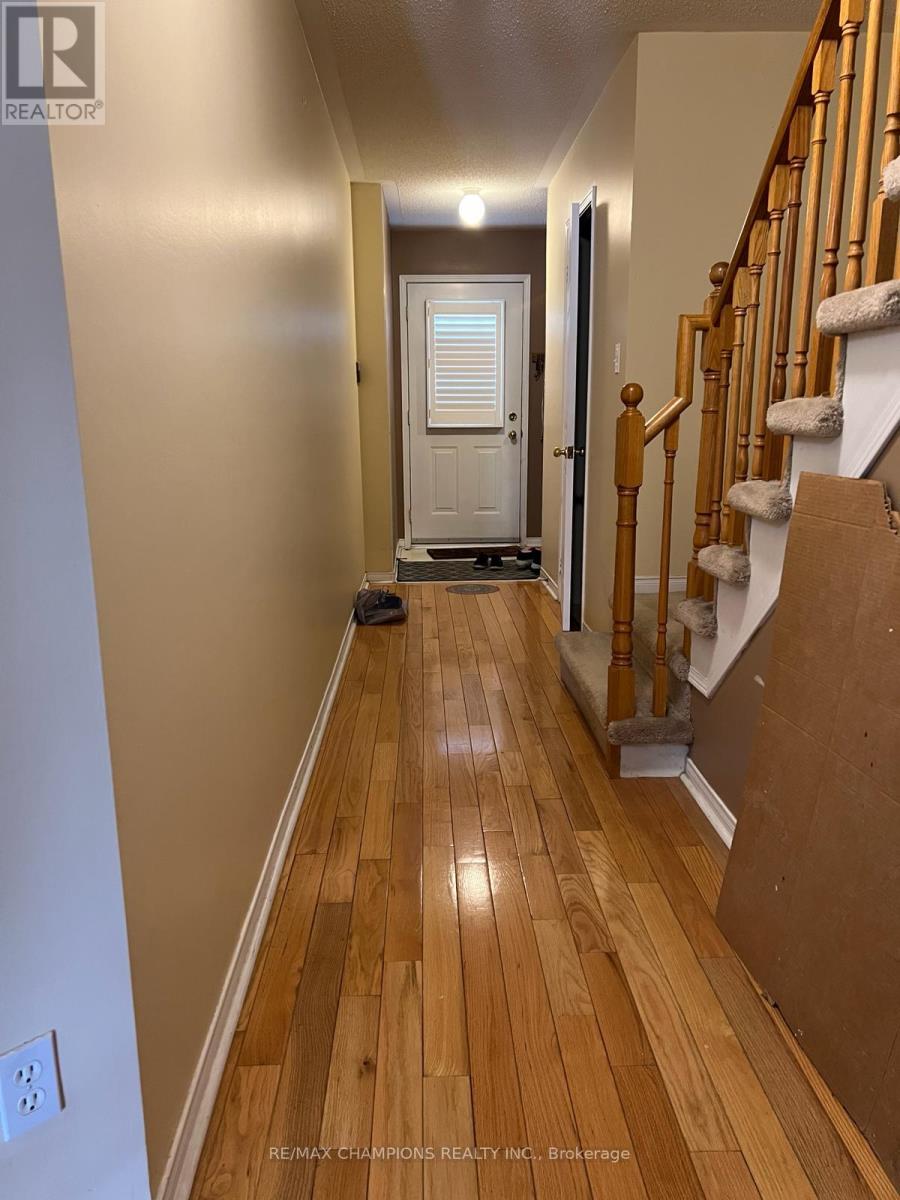 55 - 5255 Guildwood Way, Mississauga (Hurontario), Ontario  L5R 4A8 - Photo 3 - W12691514