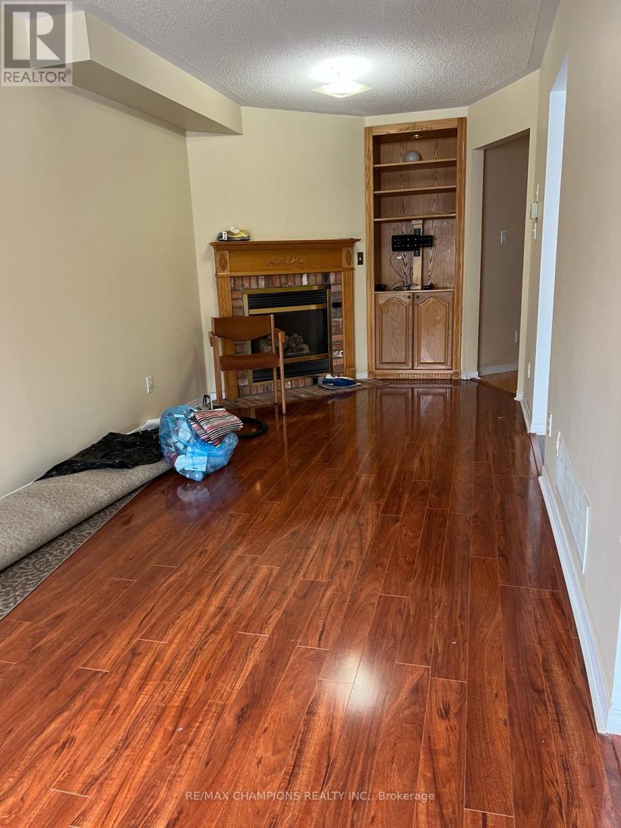 55 - 5255 Guildwood Way, Mississauga (Hurontario), Ontario  L5R 4A8 - Photo 5 - W12691514