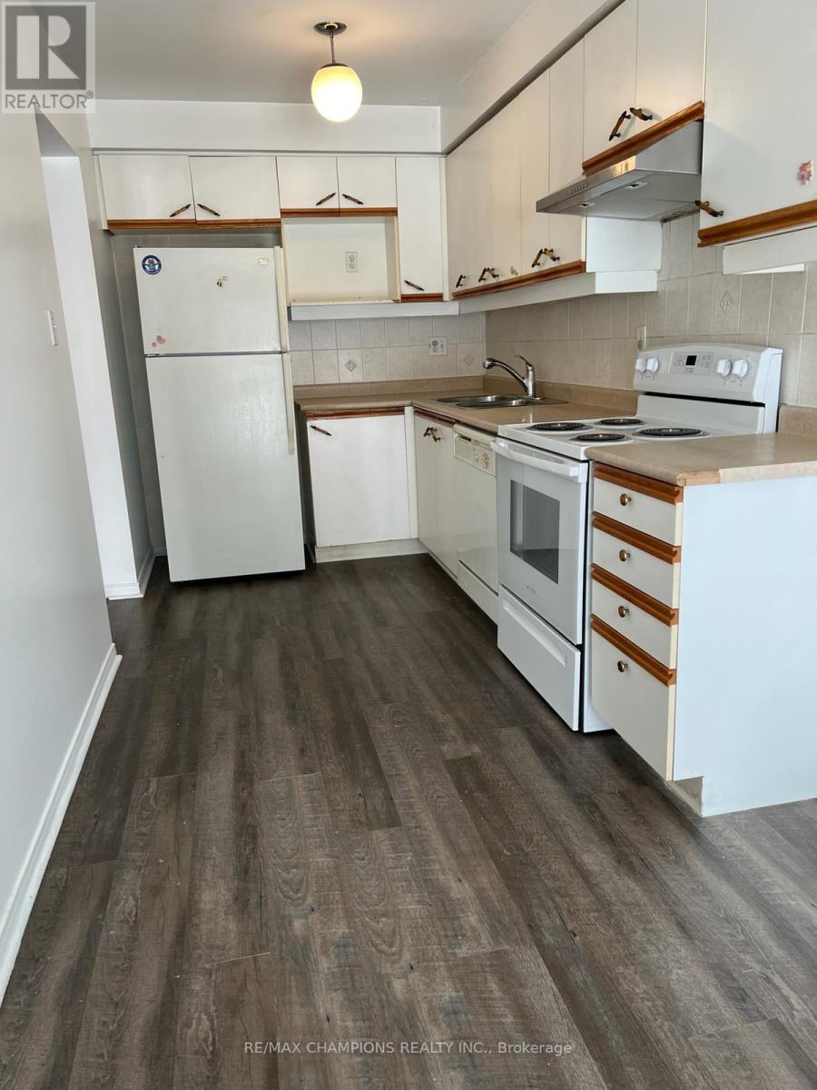 55 - 5255 Guildwood Way, Mississauga (Hurontario), Ontario  L5R 4A8 - Photo 8 - W12691514