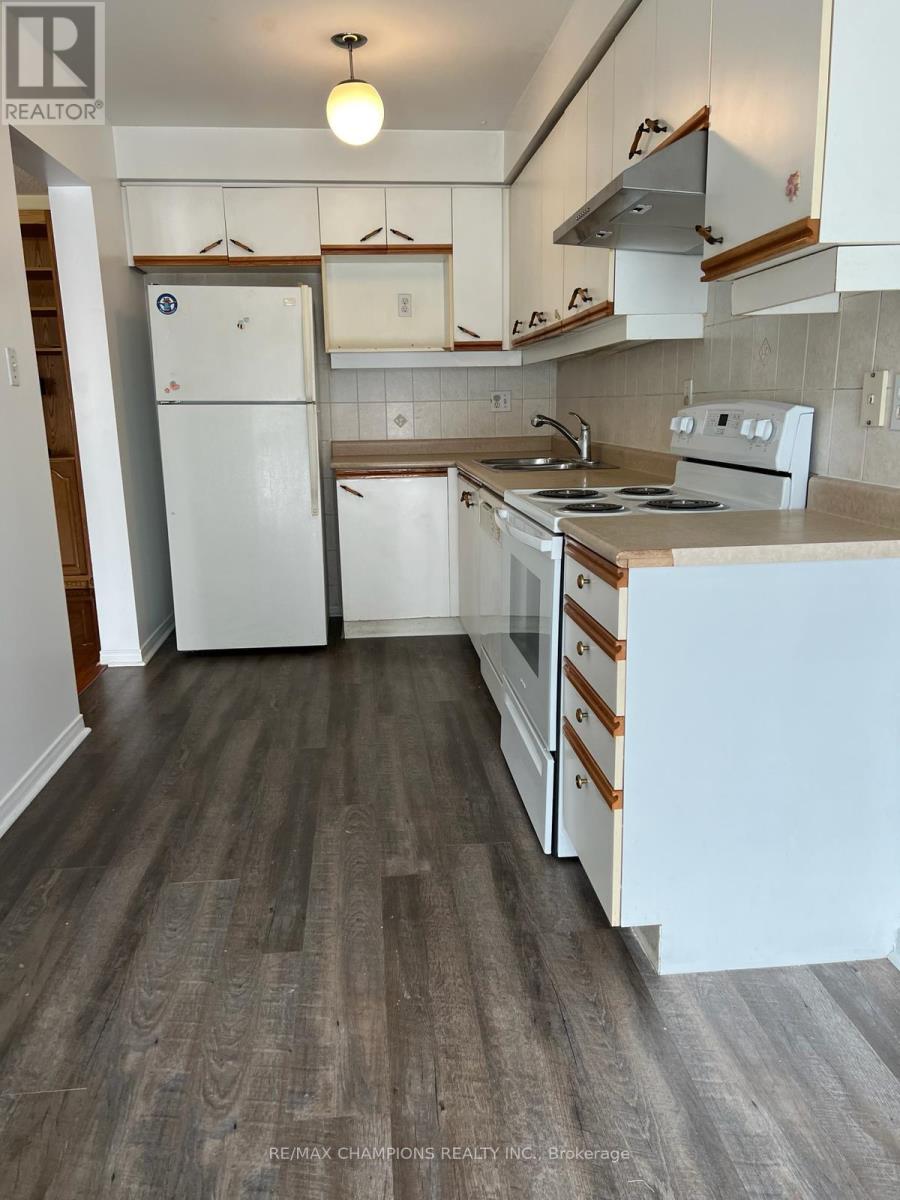 55 - 5255 Guildwood Way, Mississauga (Hurontario), Ontario  L5R 4A8 - Photo 9 - W12691514