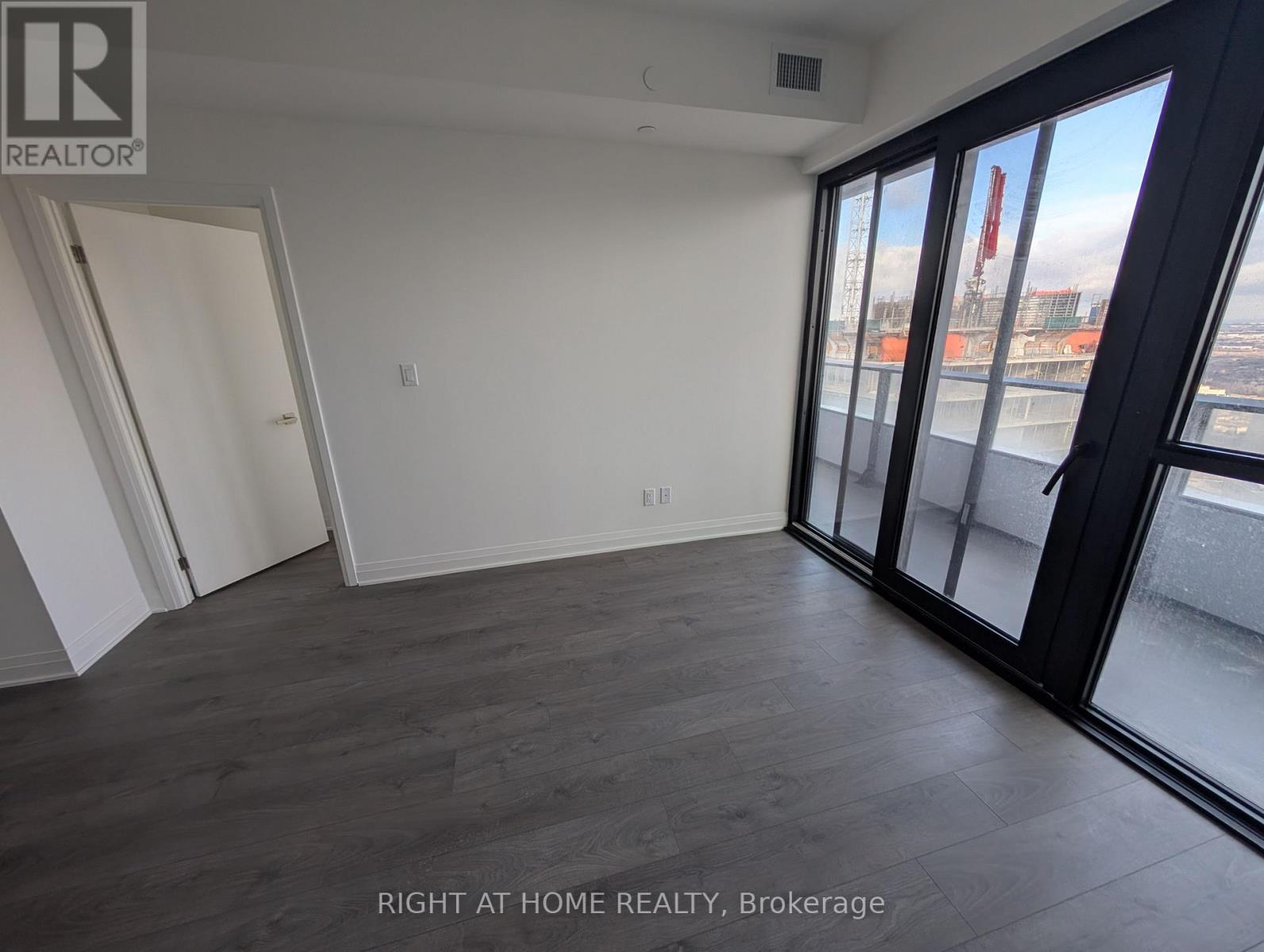 4410 - 4015 The Exchange, Mississauga, Ontario  L5B 0N9 - Photo 13 - W12691518