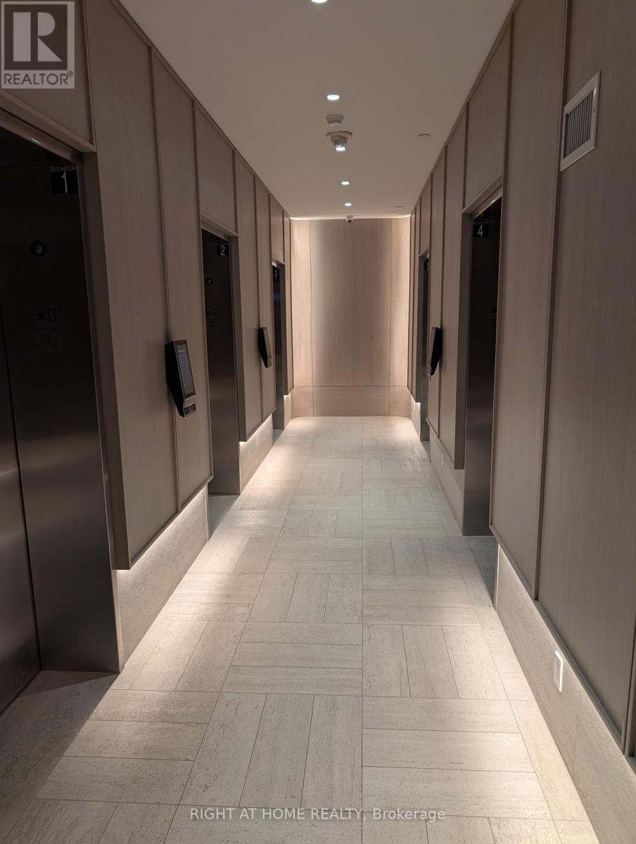 4410 - 4015 The Exchange, Mississauga, Ontario  L5B 0N9 - Photo 3 - W12691518