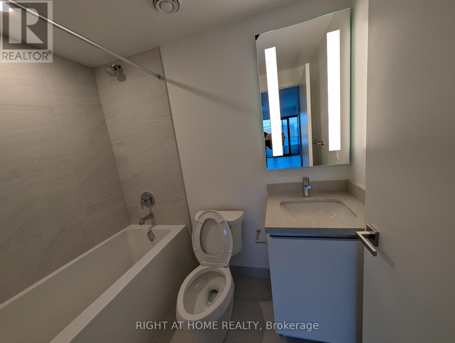 4410 - 4015 The Exchange, Mississauga, Ontario  L5B 0N9 - Photo 5 - W12691518