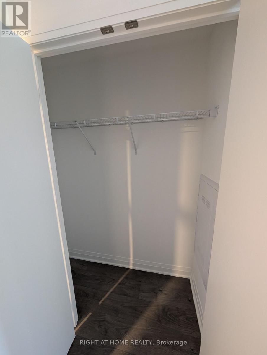 4410 - 4015 The Exchange, Mississauga, Ontario  L5B 0N9 - Photo 6 - W12691518