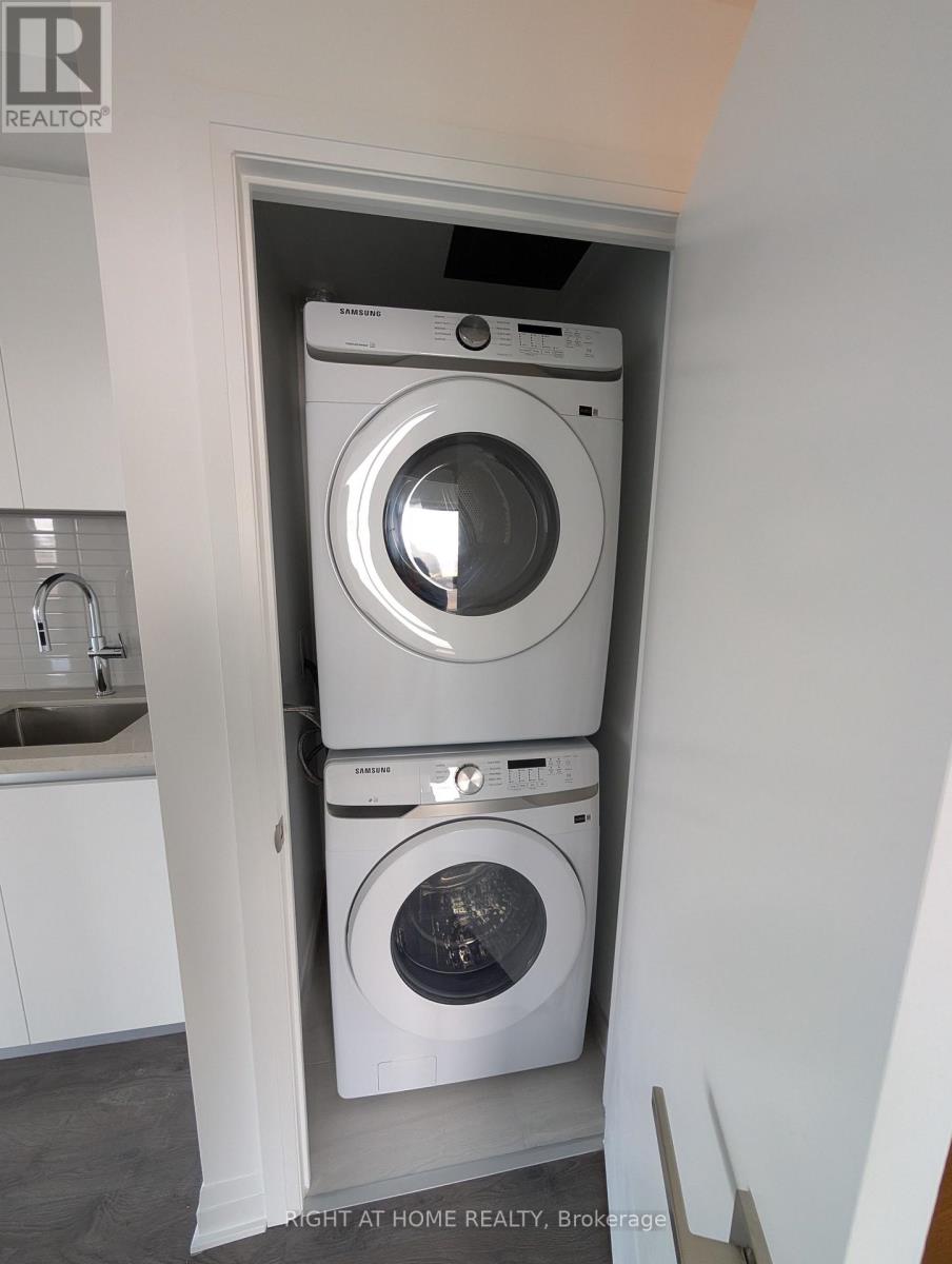 4410 - 4015 The Exchange, Mississauga, Ontario  L5B 0N9 - Photo 7 - W12691518