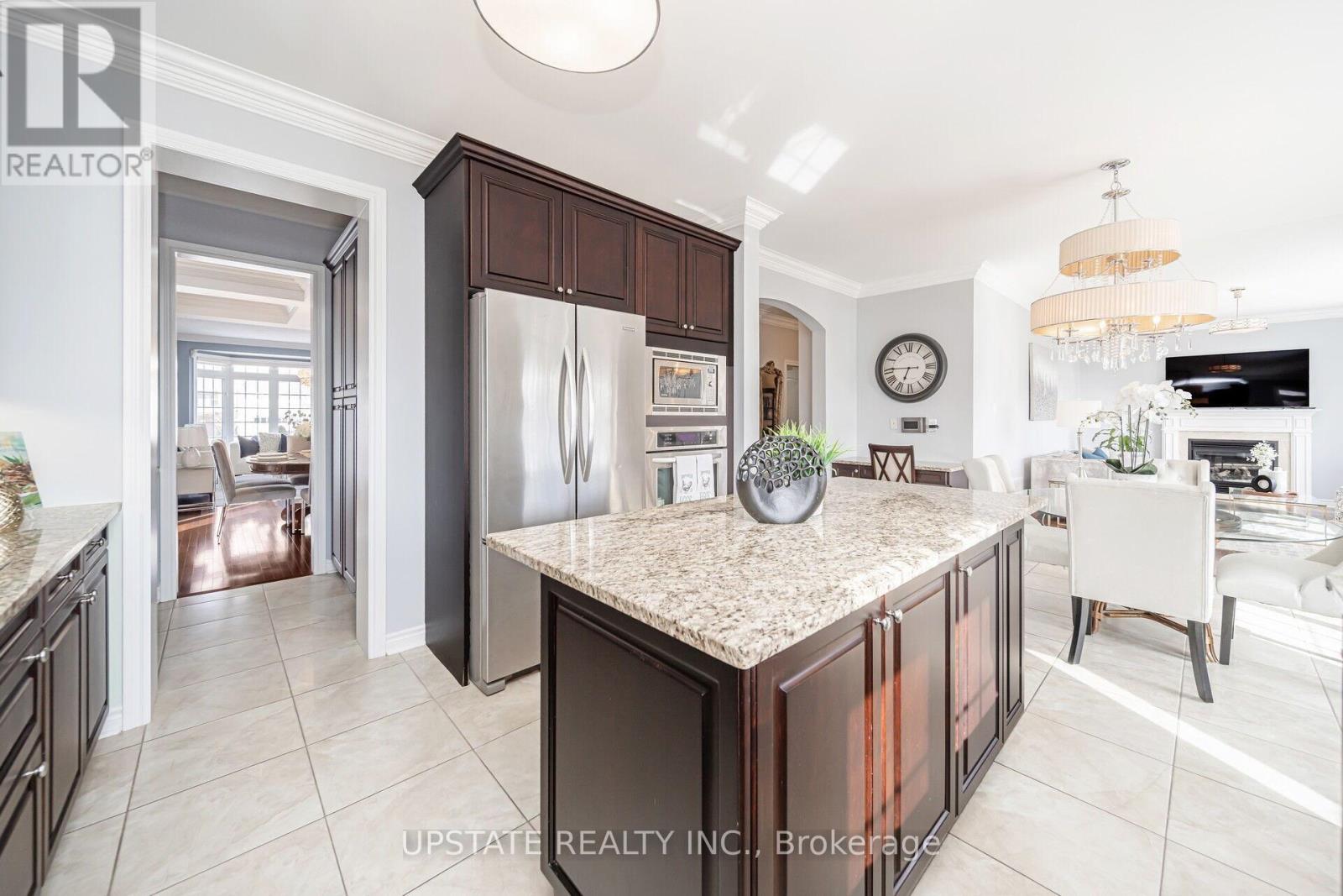 10 Agincourt Circle, Brampton (Credit Valley), Ontario  L6X 2M4 - Photo 17 - W12691522