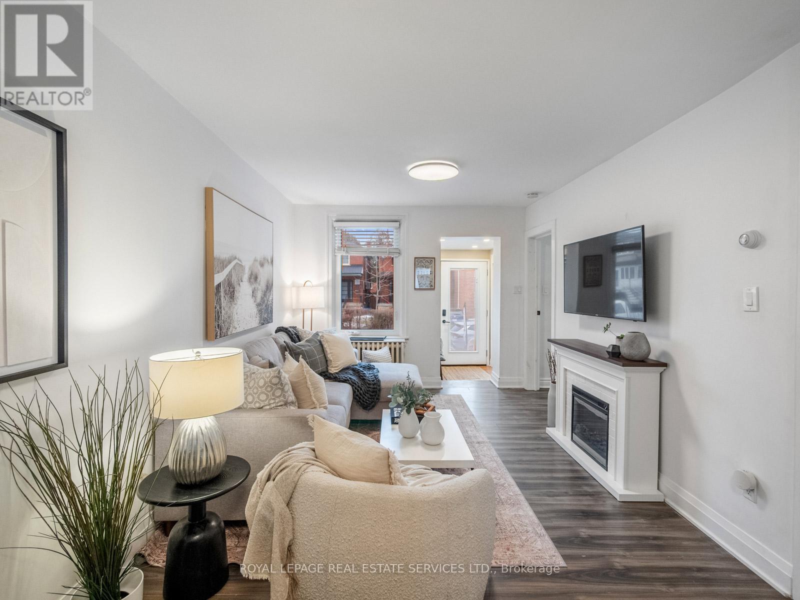 74 Chryessa Avenue, Toronto (Rockcliffe-Smythe), Ontario  M6N 4T7 - Photo 10 - W12691526