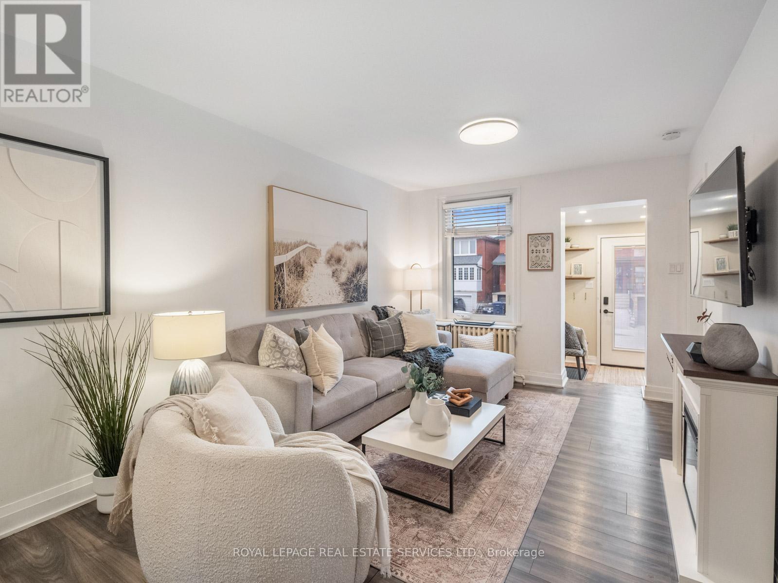 74 Chryessa Avenue, Toronto (Rockcliffe-Smythe), Ontario  M6N 4T7 - Photo 11 - W12691526