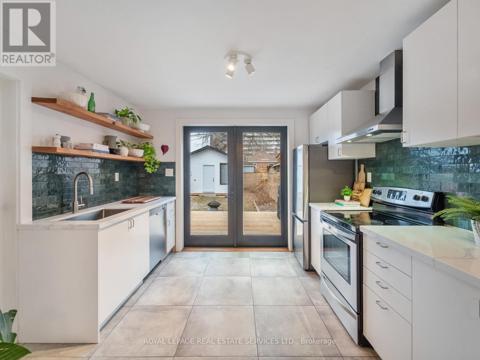 74 Chryessa Avenue, Toronto (Rockcliffe-Smythe), Ontario  M6N 4T7 - Photo 21 - W12691526