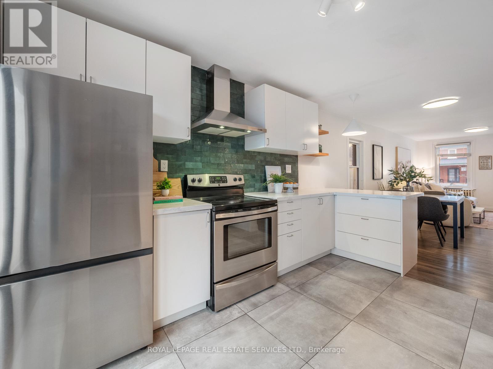 74 Chryessa Avenue, Toronto (Rockcliffe-Smythe), Ontario  M6N 4T7 - Photo 25 - W12691526