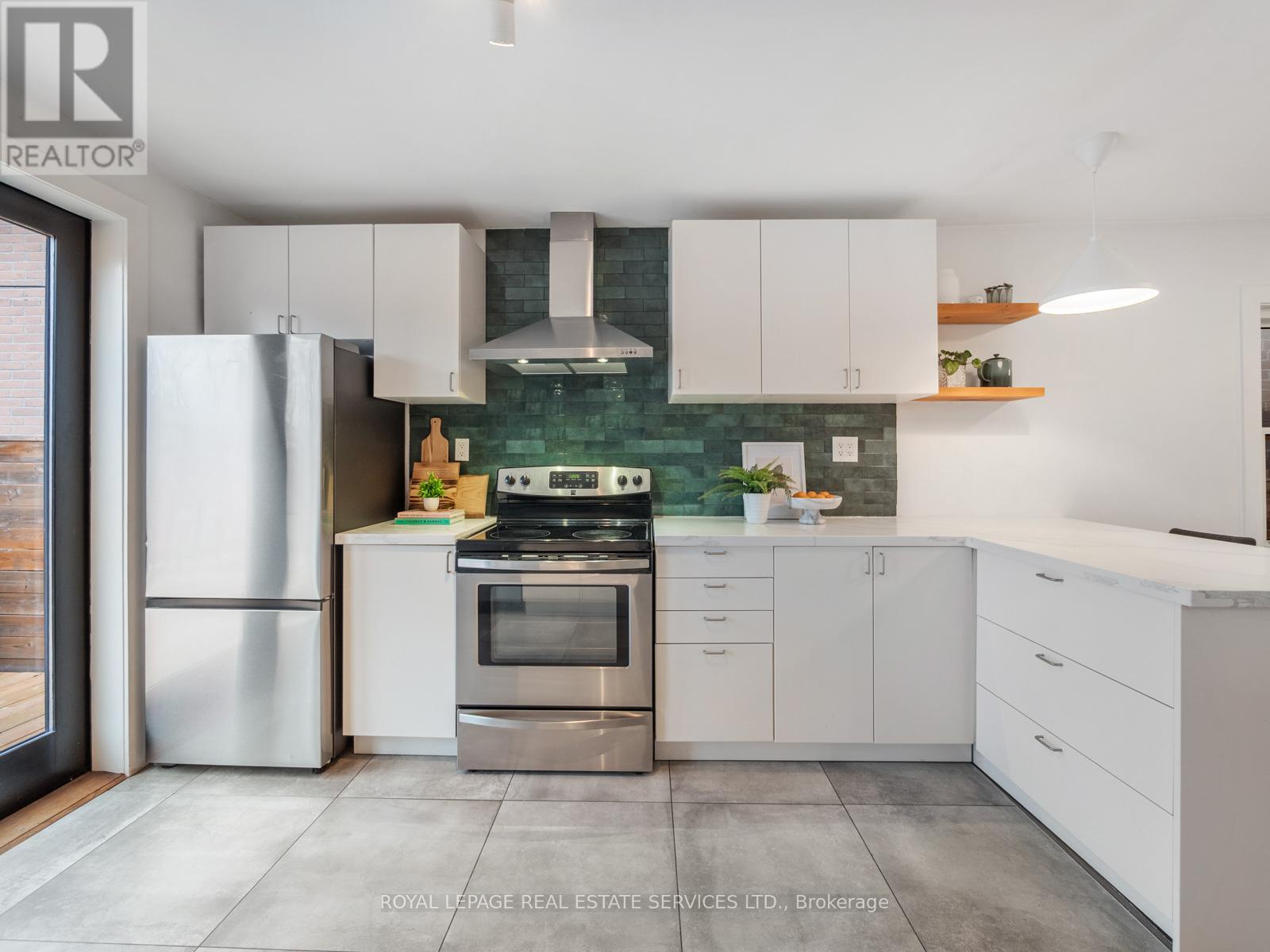 74 Chryessa Avenue, Toronto (Rockcliffe-Smythe), Ontario  M6N 4T7 - Photo 26 - W12691526