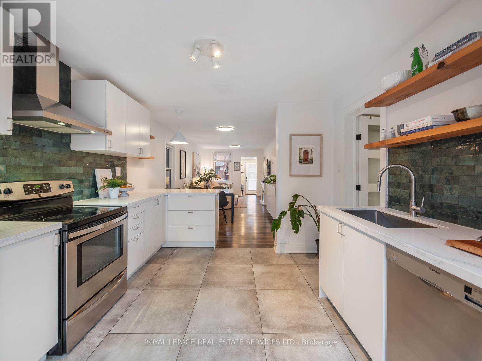 74 Chryessa Avenue, Toronto (Rockcliffe-Smythe), Ontario  M6N 4T7 - Photo 27 - W12691526