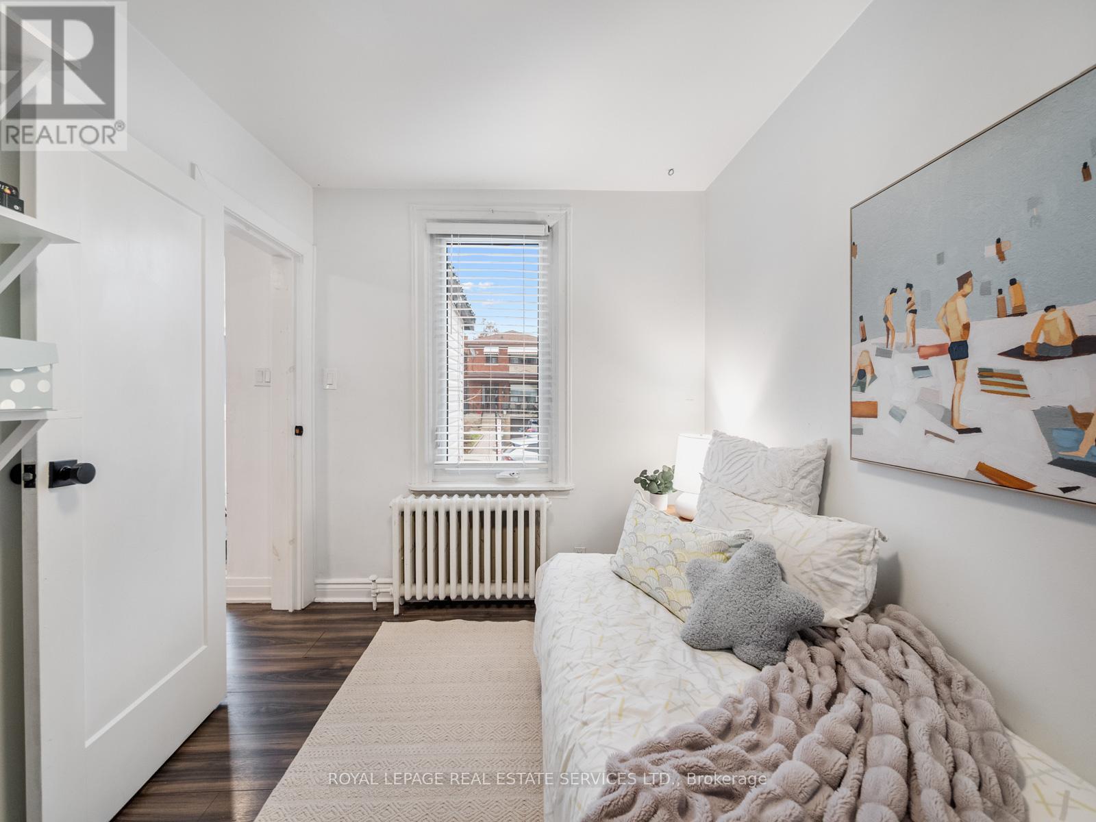 74 Chryessa Avenue, Toronto (Rockcliffe-Smythe), Ontario  M6N 4T7 - Photo 32 - W12691526