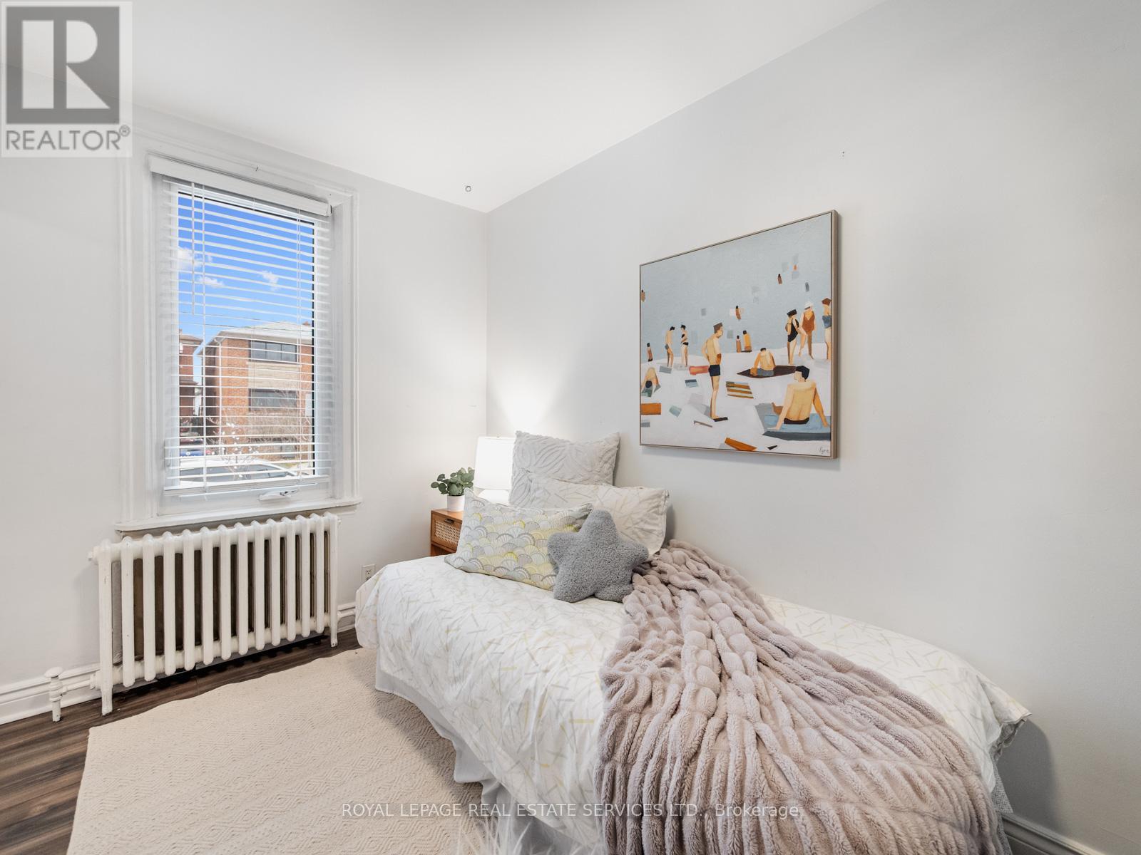 74 Chryessa Avenue, Toronto (Rockcliffe-Smythe), Ontario  M6N 4T7 - Photo 33 - W12691526