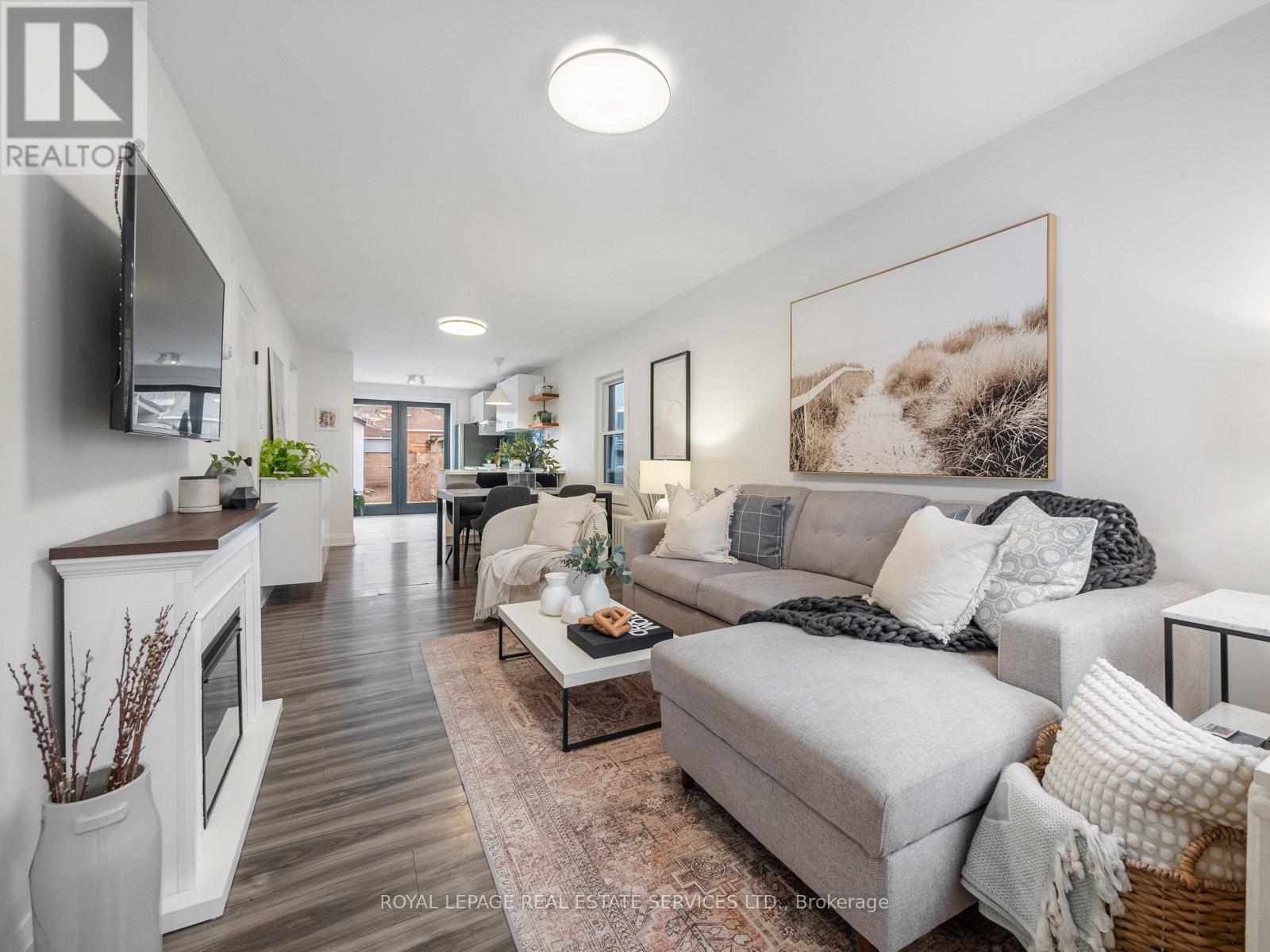 74 Chryessa Avenue, Toronto (Rockcliffe-Smythe), Ontario  M6N 4T7 - Photo 7 - W12691526