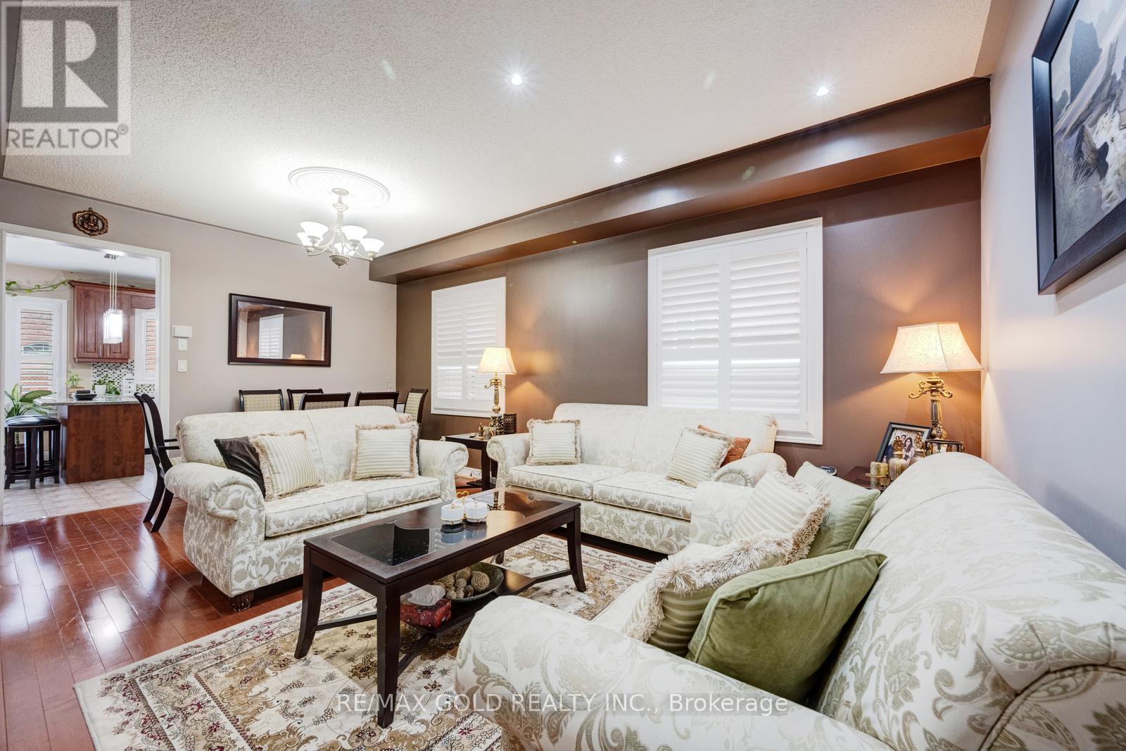 Main & Upper - 44 Summershade Street, Brampton (Bram East), Ontario  L6P 2C2 - Photo 11 - W12691554