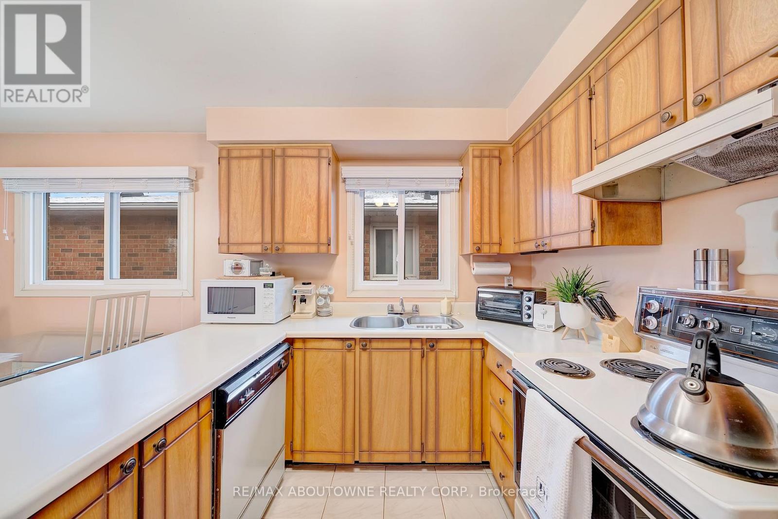 38 Philosopher's Trail, Brampton (Northgate), Ontario  L6S 4C9 - Photo 10 - W12691574