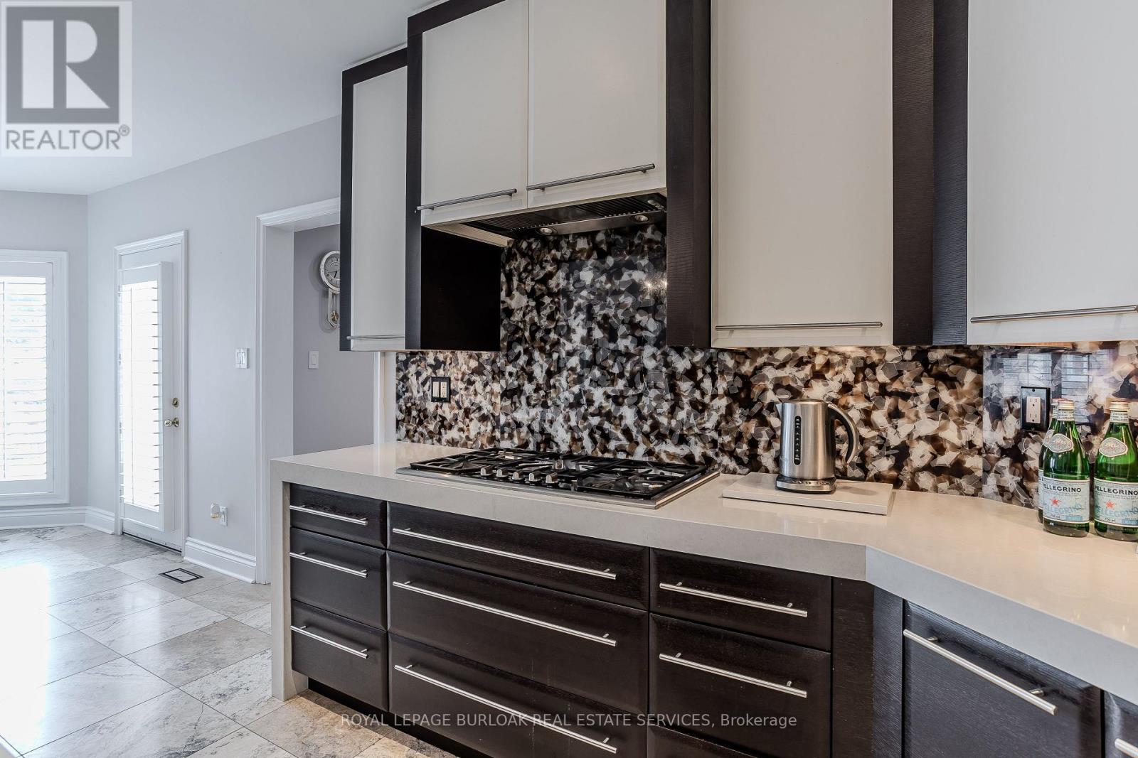 1400 Tamworth Court, Burlington, Ontario  L7P 4V3 - Photo 12 - W12691598