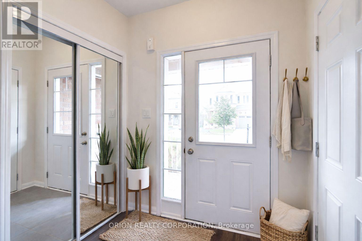 222 Cedric Terrace, Milton, Ontario  L9T 0A0 - Photo 3 - W12691634