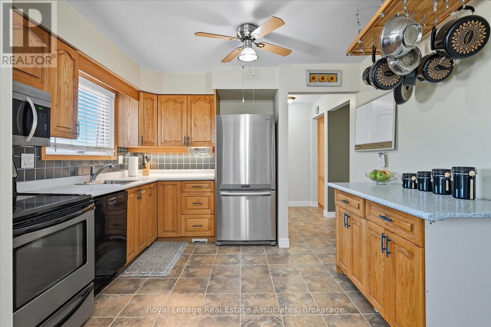 107 Billington Crescent, Hamilton, Ontario  L8T 4R3 - Photo 18 - X12537294