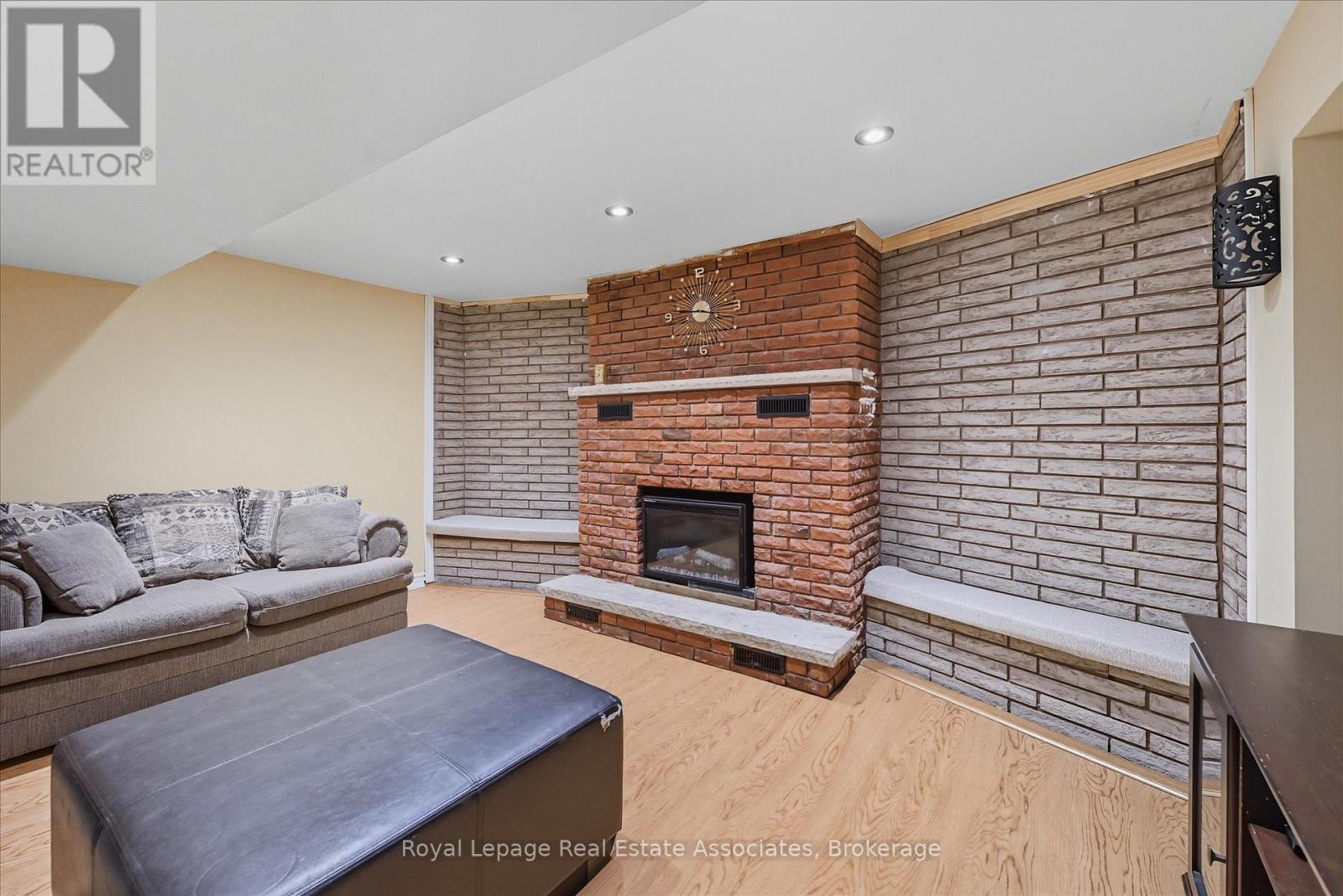 107 Billington Crescent, Hamilton, Ontario  L8T 4R3 - Photo 39 - X12537294